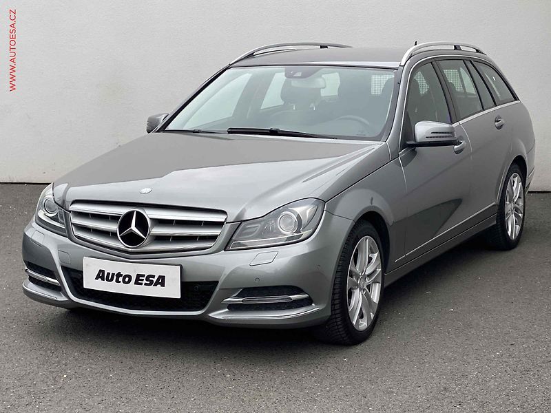 Mercedes-Benz Třídy C (2013) 1.8CGi C200, Avantgarde - fotka 3 z 17