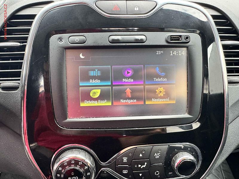 Renault Captur (2017) 0.9 TCe, ČR, AC, TZ, park - fotka 11 z 16