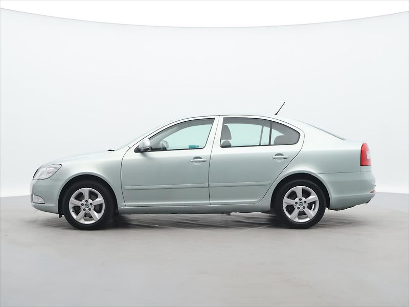 Škoda Octavia 1,4 TSI 90kW Ambiente CZ - fotka 4 z 26