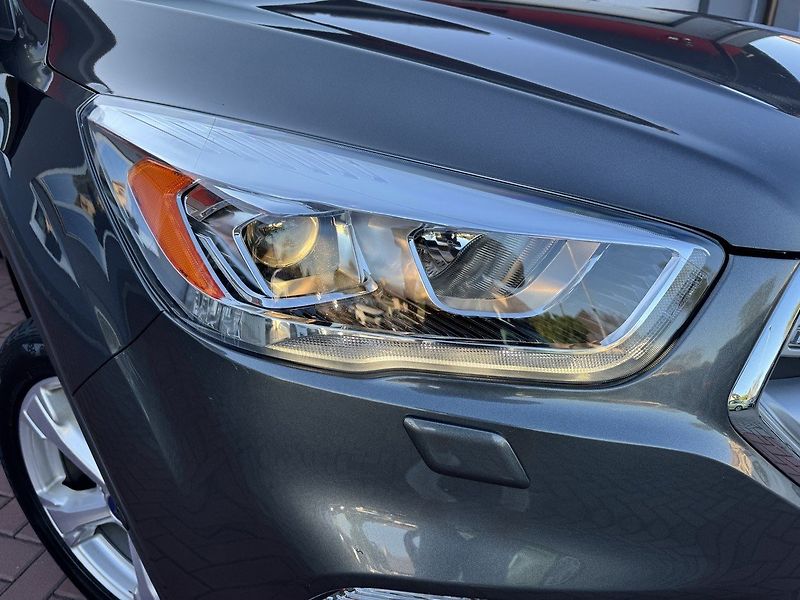 Ford Kuga (2017) 2.0TDCi AWD Xenony Kamera - fotka 37 z 49
