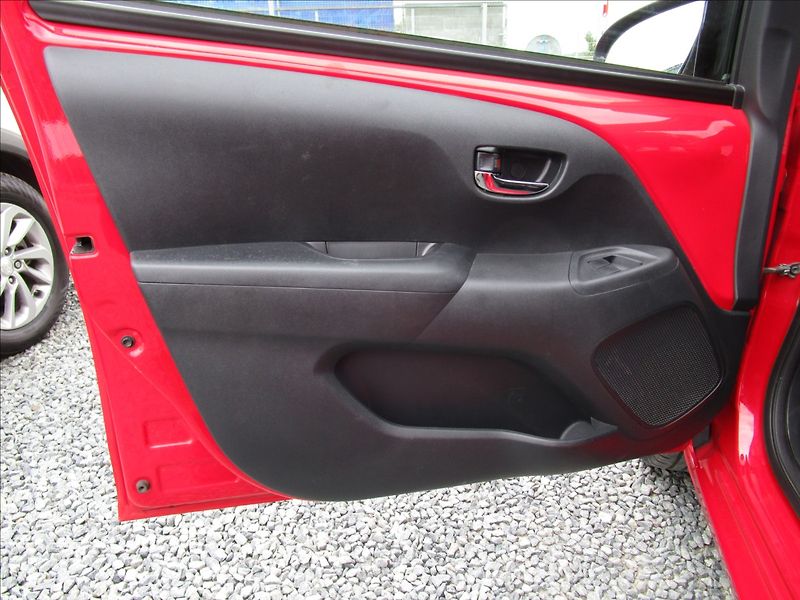 Toyota Aygo 1.0VVT-i, aut. KLIMA - fotka 15 z 37