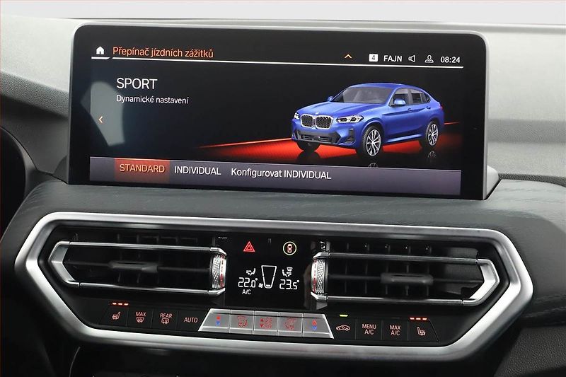 BMW X4 (2024) xDrive20i - fotka 14 z 25