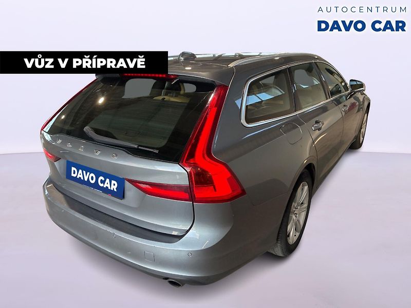 Volvo V90 2.0 D3 110kW Momentum LED - fotka 5 z 12