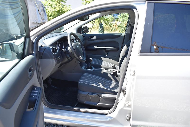 Ford Focus 1,6 16V STYLE,TZ,SERVIS,TOP! - fotka 7 z 16