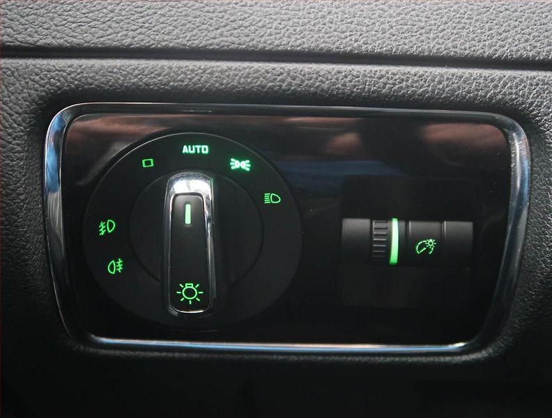 Škoda Superb (2012) 2.0 TDI, Serv.kniha, Xenony - fotka 18 z 20