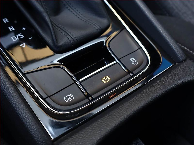 Škoda Karoq (2021) 2.0 TDI, Automat, ČR,1.maj - fotka 19 z 21