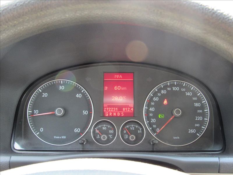 Volkswagen Touran 1,9 TDI 77kW DSG - fotka 13 z 26