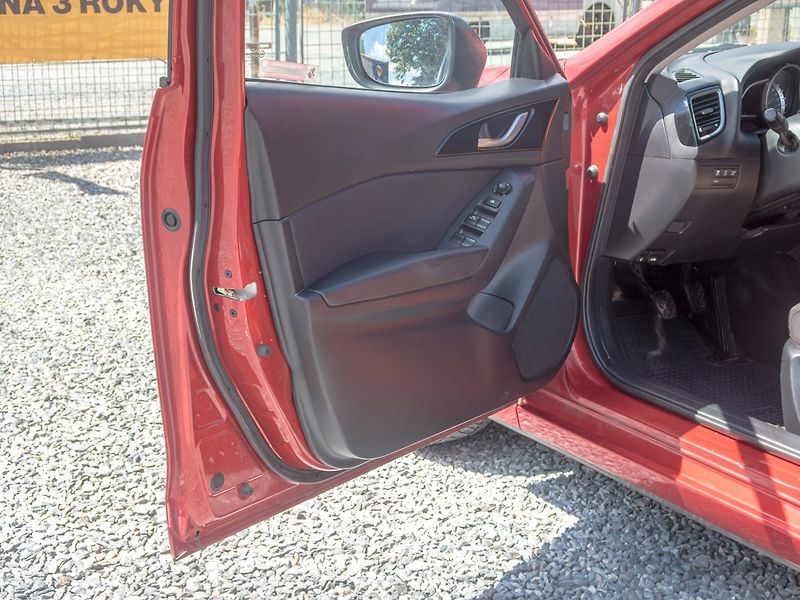 Mazda 3 (2015) ČR 2.2D 110KW – PLNÁ SERVISKA! - fotka 13 z 54