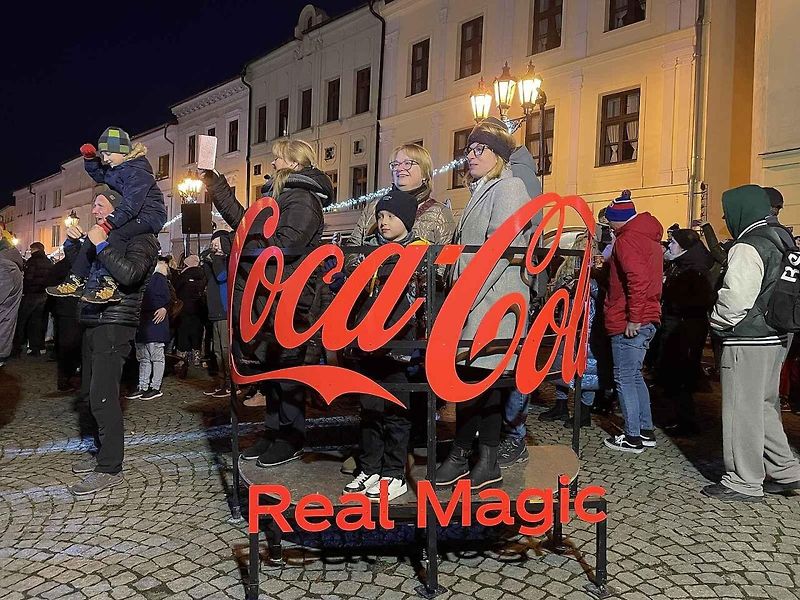 Vánoční kamion Coca-Coly se Santou dorazil do Frýdku-Místku, prosinec 2025.