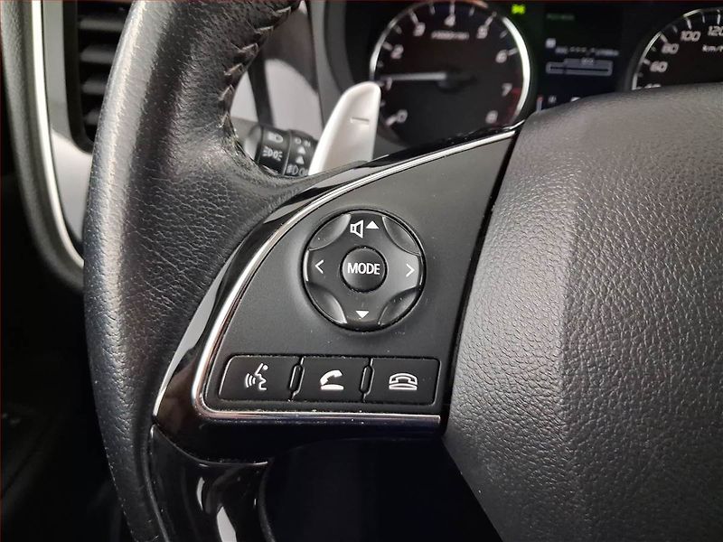 Mitsubishi Outlander (2021) Intense 2.0, Automat - fotka 16 z 20