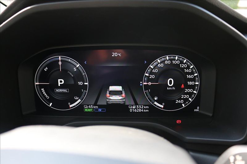 Mitsubishi Outlander 2,4 PHEV, 7míst, Invite - fotka 24 z 53