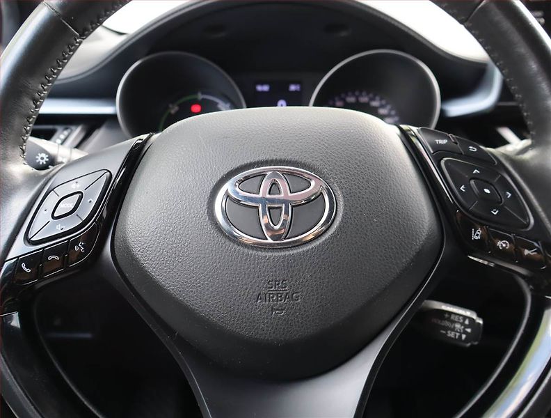 Toyota C-HR (2020) Selection 2.0 Hybrid - fotka 17 z 20
