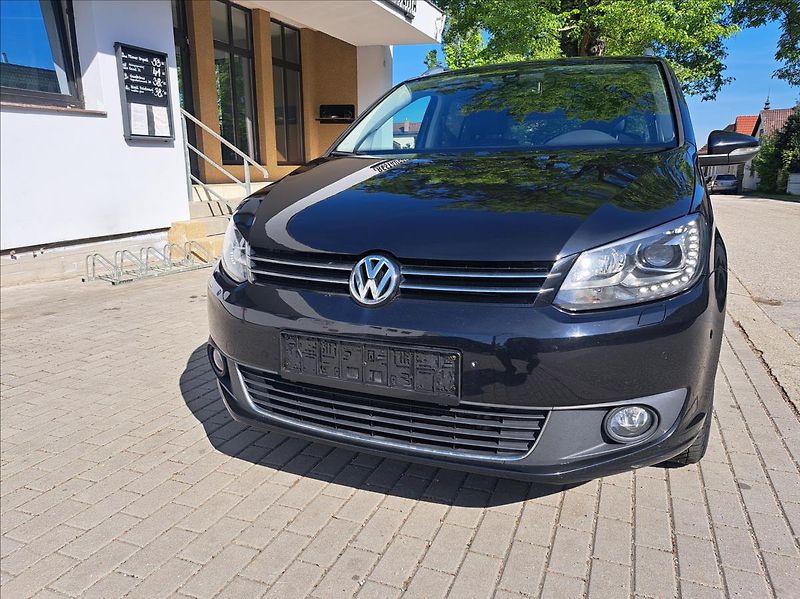 Volkswagen Touran 1,6 TDI Comfortline - fotka 4 z 43