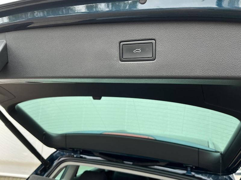 Volkswagen Tiguan 2.0TDi 110kW Elegance - fotka 11 z 30