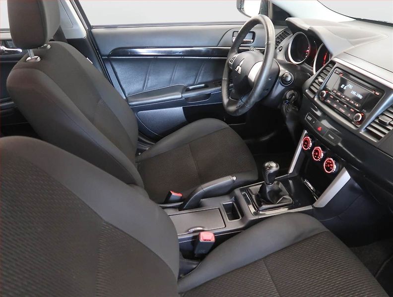 Peugeot 208 (2016) 1.2 PureTech, Serv.kniha - fotka 7 z 16