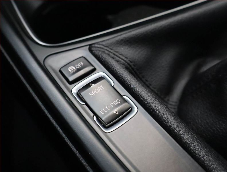 BMW Řada 3 (2014) 316 d, Tempomat - fotka 18 z 23