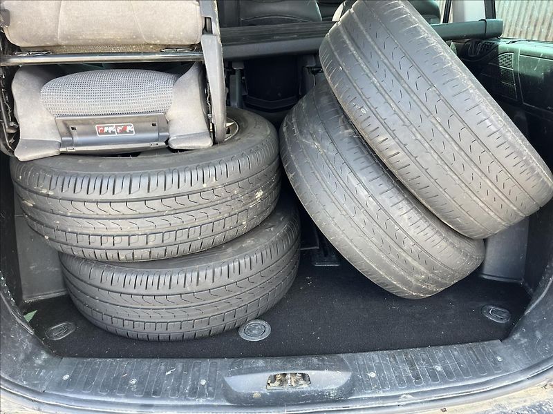 Citroën C8 2,0 HDi 8.MÍST 2xKOLA STK 7/28 - fotka 29 z 31
