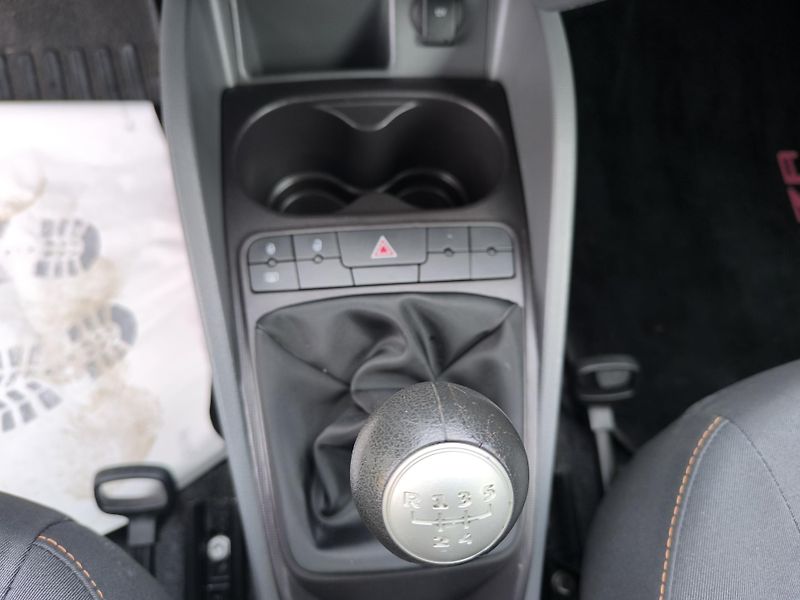 Seat Ibiza (2011) 1.2 DOLOŽENÉ KM, 1.MAJITEL - fotka 19 z 29