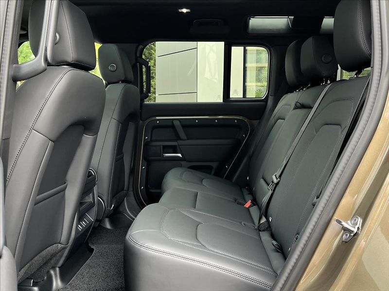 Land Rover Defender (2026) 110 D200 S - fotka 28 z 29