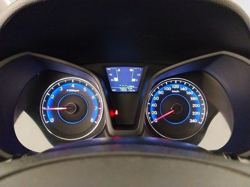 Hyundai ix20 (2017) 1.6 CVVT, Serv.kniha, Tempomat - fotka 11 z 19