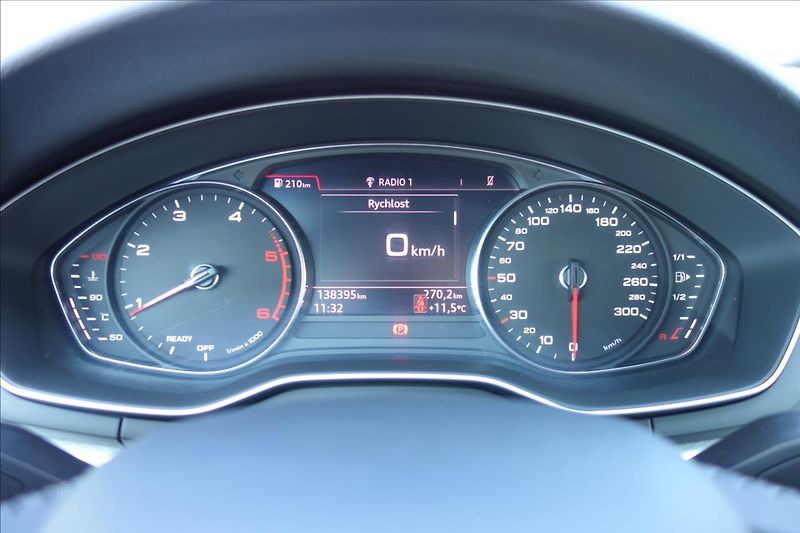 Audi A4 2,0 TDi, ČR, 1 MAJ., SERV. KN. - fotka 33 z 39