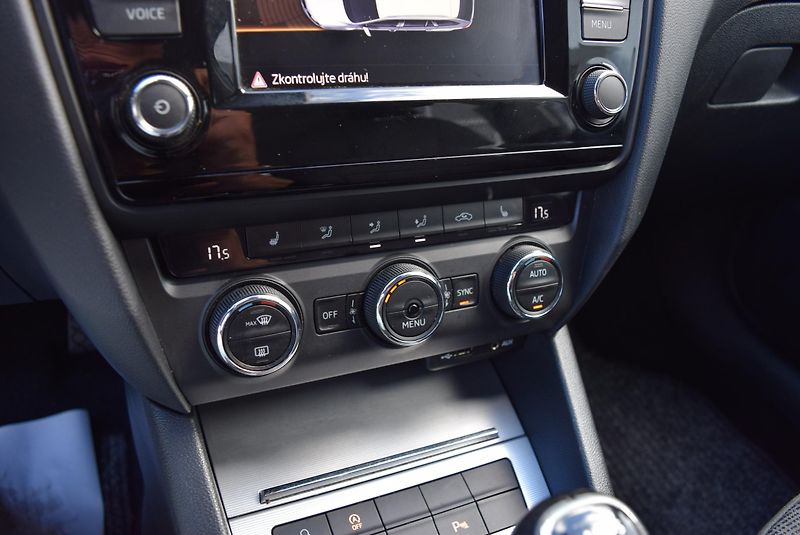 Škoda Octavia (2017) 1.4TSI 110kwSTYLE XEN TAŽ NAVI - fotka 22 z 45