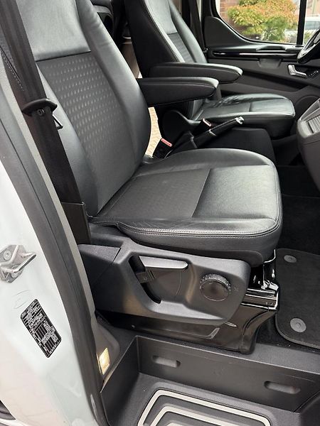 Ford Tourneo Custom (2018) SPORT - 2,0TDCi - 125kw - fotka 57 z 69