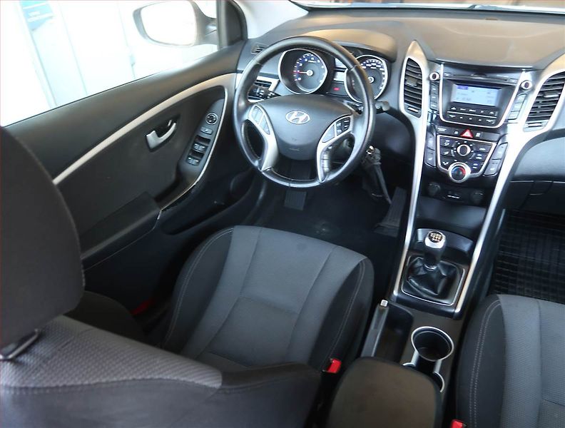 Hyundai i30 (2014) 1.6 MPI, Serv.kniha, Tempomat - fotka 7 z 16