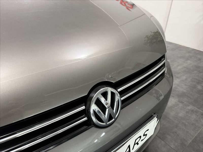Volkswagen Touran 1,6   TDI 77KW VÝHŘEV TAŽNÉ - fotka 8 z 19