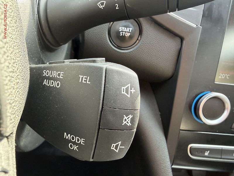 Renault Mégane (2018) 1.6 SCe, ČR, navi, autoAC - fotka 17 z 17