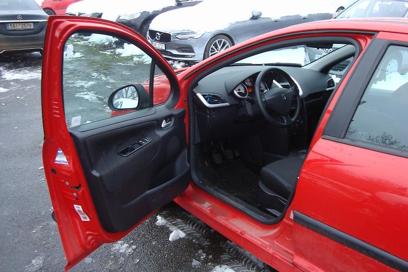Peugeot 207 (2010) 1.4i, Zakoup.v ČR, Naj.70 Tis. - fotka 23 z 52