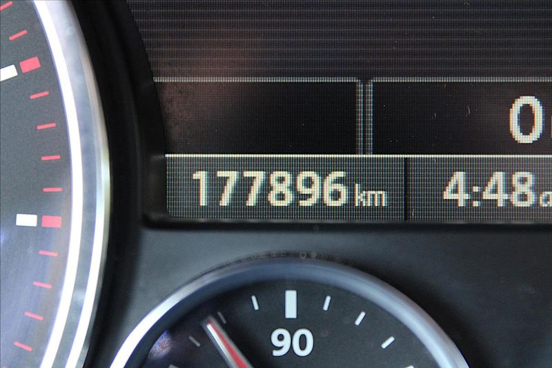 Volkswagen Touareg 2,5 TDI  NOVÉ V ČR,4x4 - fotka 9 z 29