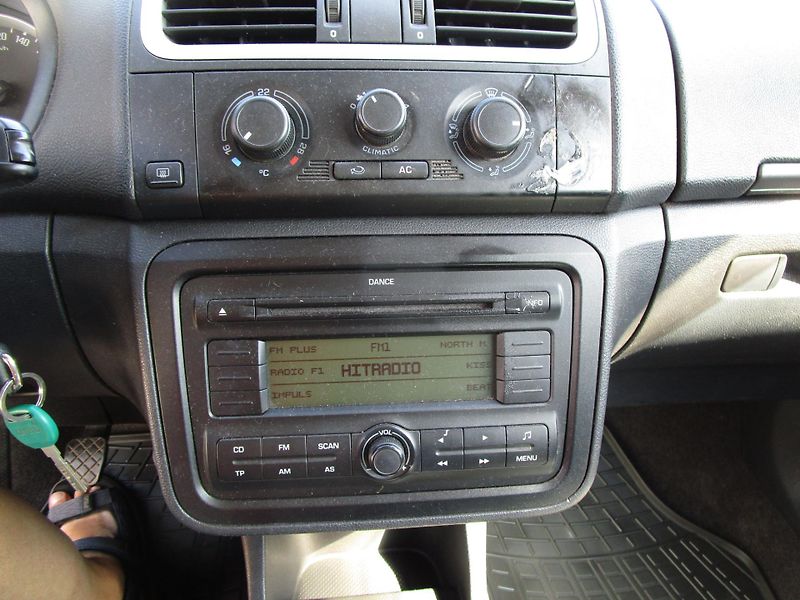 Škoda Roomster 1,9TDI-77KW-KOUPEN V ČR - fotka 12 z 16