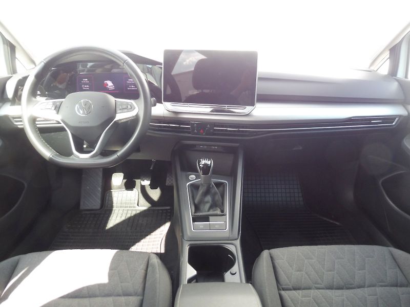 Volkswagen Golf Variant (2024) Life 1,5 TSI 85kW - fotka 5 z 24