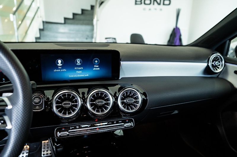 Mercedes-Benz Třídy A (2025) A 200 d/AMG/360/MULTIBEAM/TOP - fotka 11 z 16