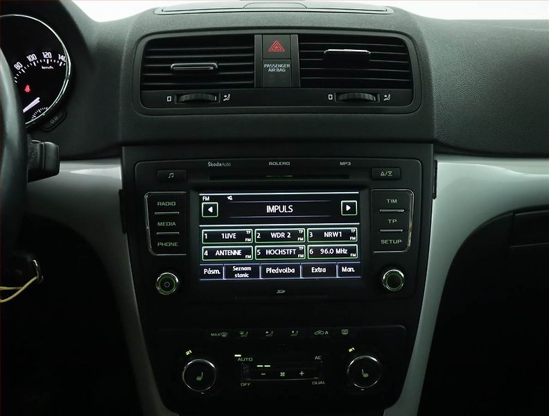 Škoda Yeti (2012) 2.0 TDI, 4X4, Xenony - fotka 12 z 15