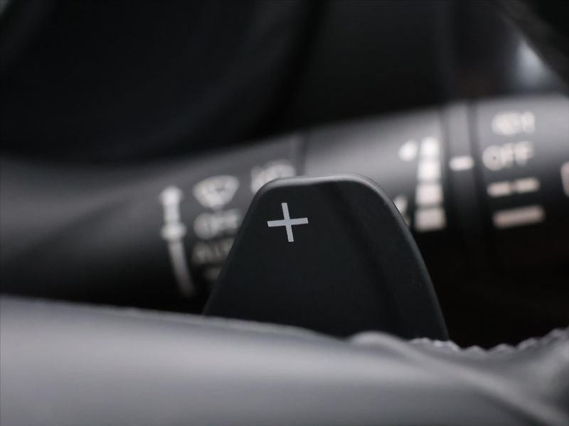 Nissan Juke 1,0 DIG-T Automat CZ Tekna DPH - fotka 22 z 37