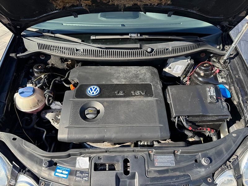 Volkswagen Polo (2003) Highline 1.4i 55kW - fotka 27 z 32