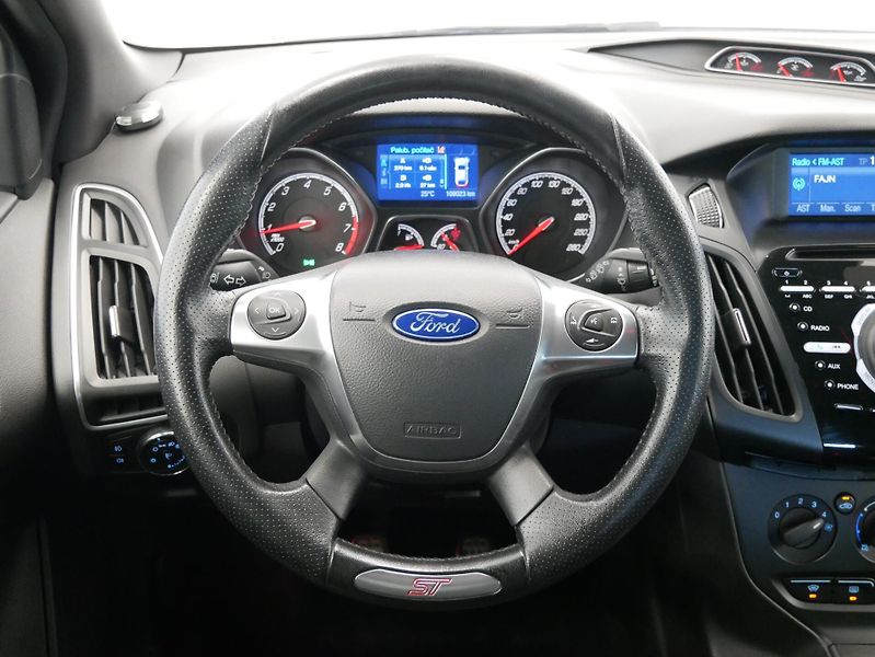 Ford Focus - fotka 19 z 28