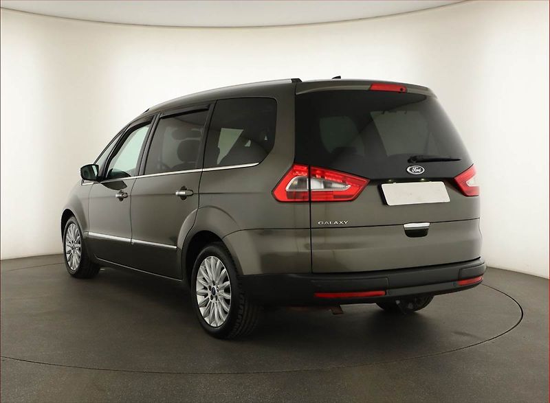 Ford Galaxy (2013) 2.0 TDCi, Automat, 7 míst - fotka 4 z 18