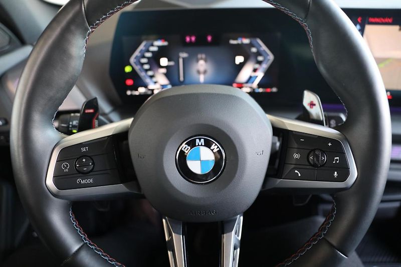 BMW Řada 1 M135 xDrive - fotka 23 z 23