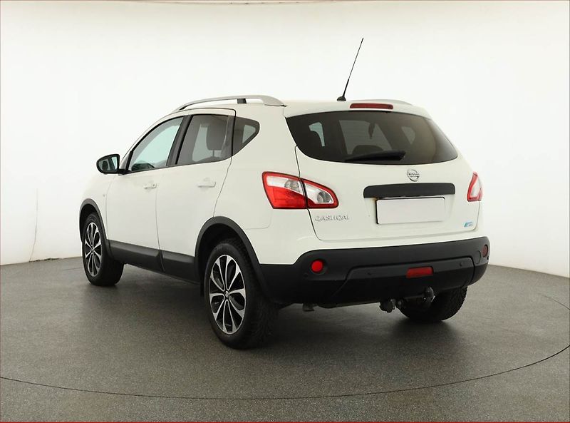 Nissan Qashqai (2012) 1.6 dCi, Serv.kniha, Navi - fotka 4 z 14