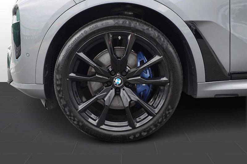 BMW X7 xDrive40d - fotka 7 z 14