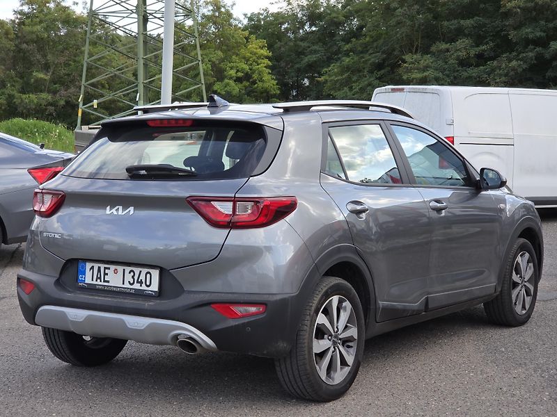 Kia Stonic 1,2i 1.MAJITEL , SPLÁTKY VŠEM! - fotka 4 z 12