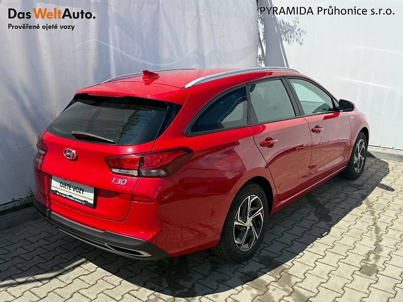 Hyundai i30 (2021) 1.0 T-GDI 88 kW Family - fotka 2 z 20