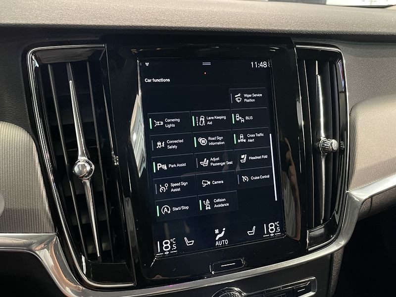 Volvo V90 D5 Cross Country  173 kW AWD - fotka 17 z 17