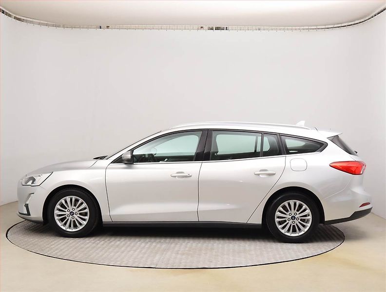 Ford Focus (2018) Connected 1.5 TDCi, Serv.kniha - fotka 3 z 26