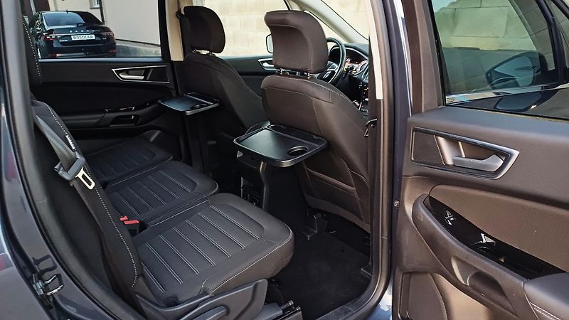 Ford Galaxy 2.0 140kW EcoBlue AWD TITANIUM - fotka 13 z 50