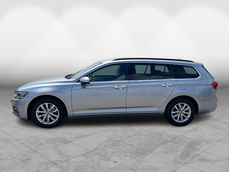 Volkswagen Passat 2.0TDi DSG 110kW BusinessPremi - fotka 4 z 21