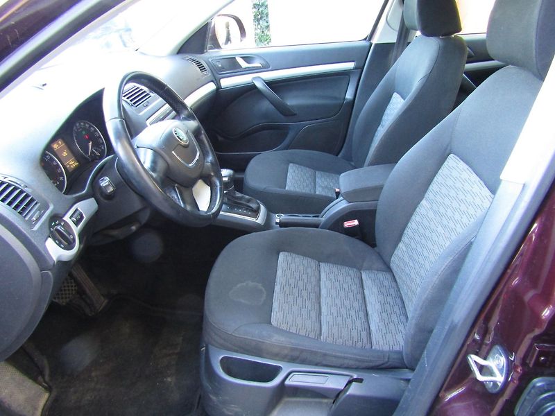 Škoda Octavia (2010) 1.6 TDI 77kW  DSG - fotka 19 z 34